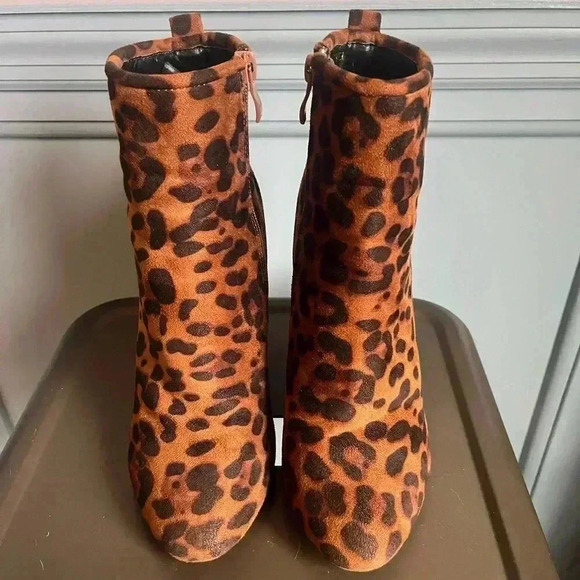 Leopard Print Suede Platform Heel
Booties - Picture 4 of 6
